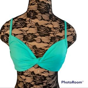 Athleta twisted front bikini swim top small